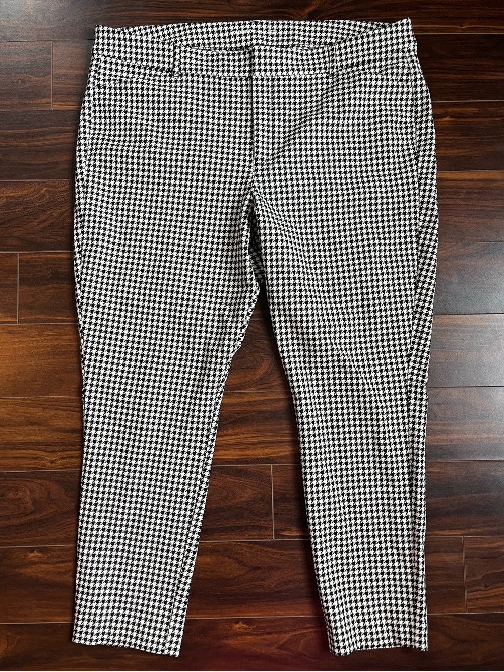 Old Navy Black & White Houndstooth High-Rise Pixie Ankle Pants, 18, NWT